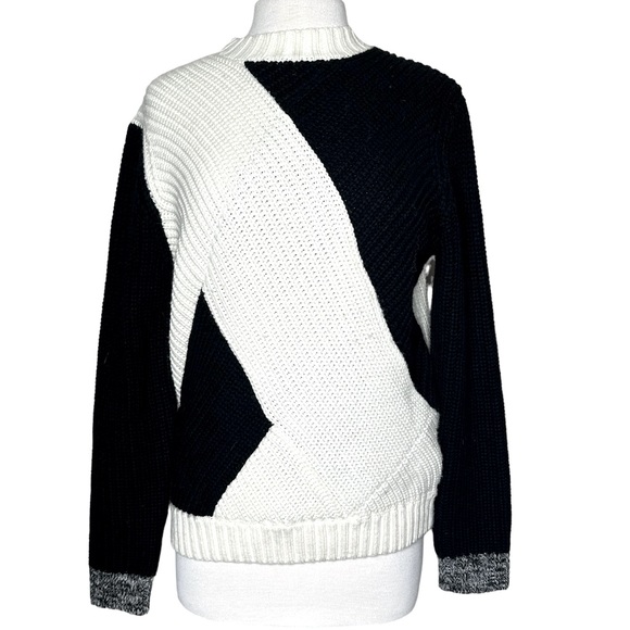 L.A.M.B. Sweaters - L.A.M.B. Black color block sweater crew medium